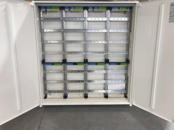 Hager Verteilerschrank mit 4x Verteiler ZU37KS, ZB34S